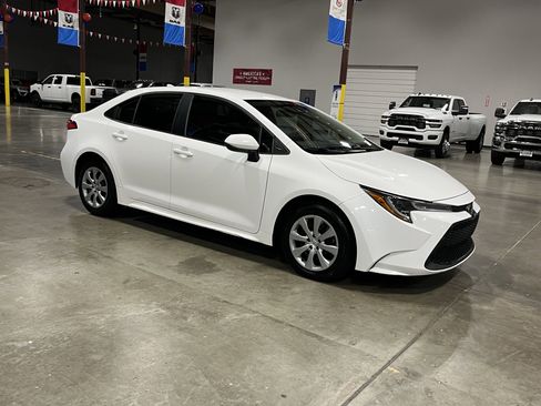 Used 2020 Toyota Corolla LE image 7