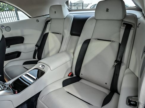 Used 2020 Rolls-Royce Dawn RWD image 27