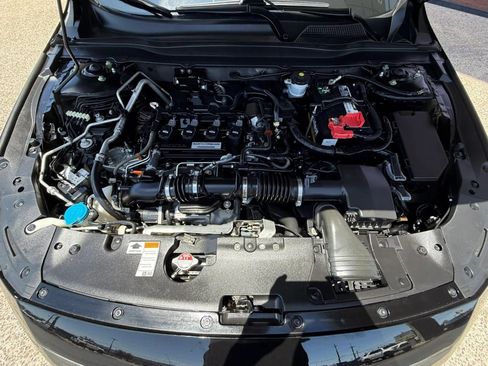 Used 2018 Honda Accord Sport image 22