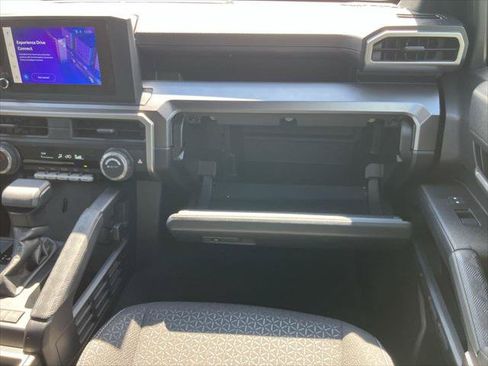 Certified 2025 Toyota 4Runner SR5 AWD/4WD image 15