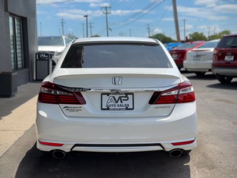 Used 2017 Honda Accord Sport image 3