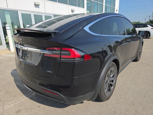 Used 2018 Tesla Model X 75D AWD/4WD image 6