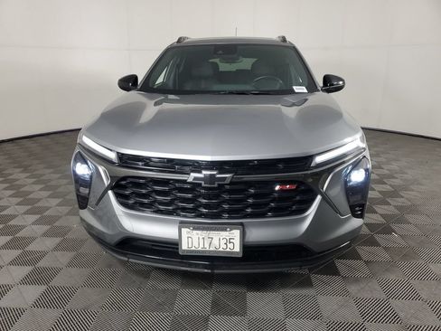 Used 2025 Chevrolet Trax RS w/ Sunroof Package FWD image 8