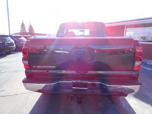 Used 2006 Chevrolet Silverado 2500 LT w/ Onstar Plus Package image 5