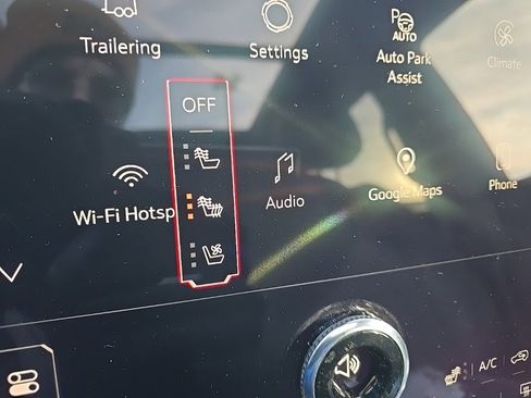 Used 2025 GMC Yukon XL AT4 w/ AT4 Premium Package image 26