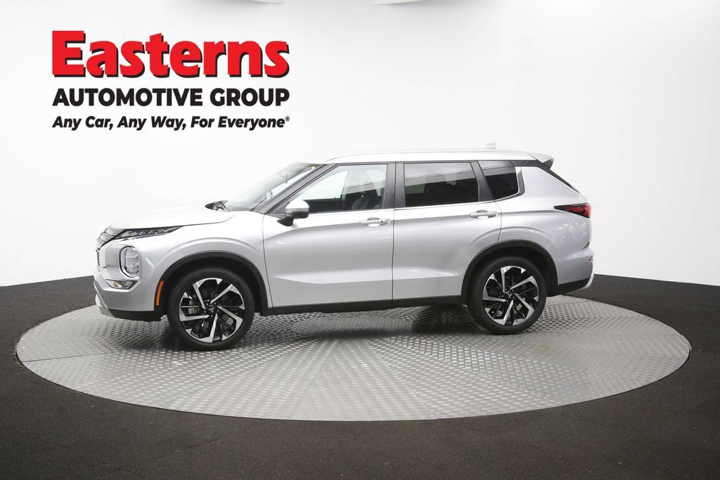 Used 2024 Mitsubishi Outlander SE FWD image 59