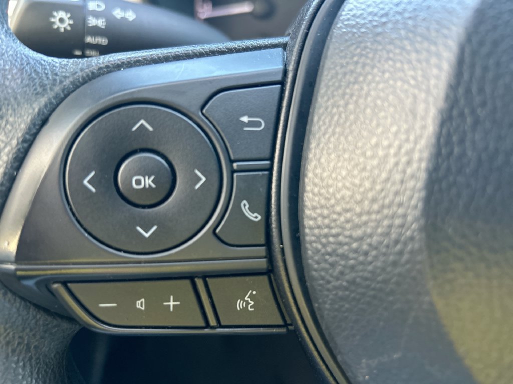 Used 2025 Toyota Corolla LE FWD image 15