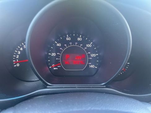 Used 2018 Kia Soul FWD image 19
