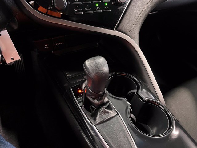 Used 2018 Toyota Camry LE FWD image 30