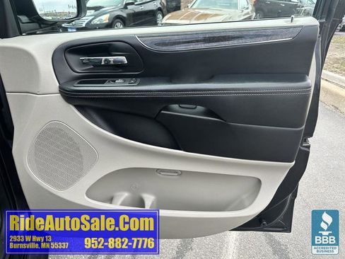 Used 2012 Chrysler Town & Country Touring-L w/ Entertainment Group #2 image 13