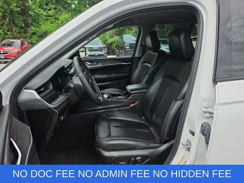 Used 2023 Jeep Grand Cherokee Limited AWD/4WD image 11