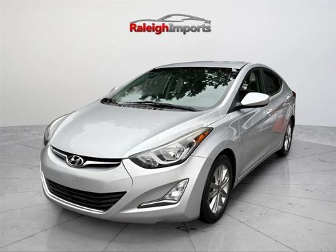 Used 2016 Hyundai Elantra SE w/ Option Group 02 FWD image 4