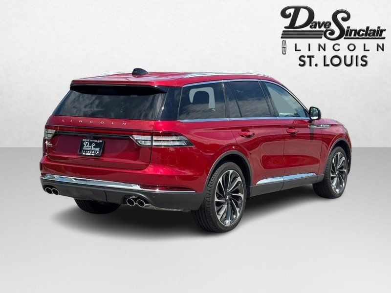 Used 2025 Lincoln Aviator Reserve w/ Equipment Group 201A AWD/4WD image 3