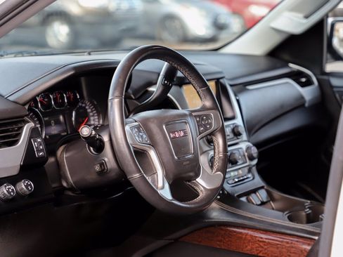 Used 2015 GMC Yukon SLT w/ Open Road Package AWD/4WD image 4