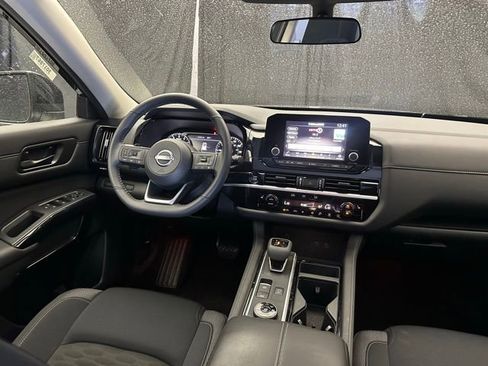 New 2025 Nissan Pathfinder SV w/ Black Appearance Package AWD/4WD image 19