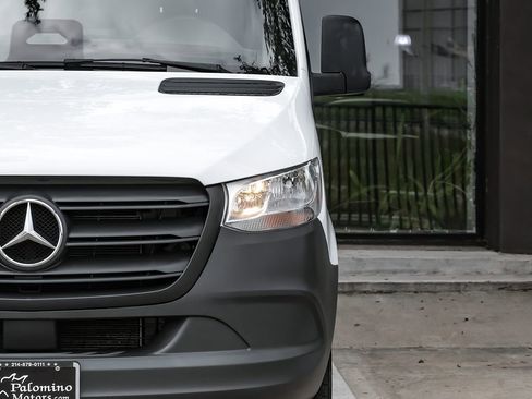 Used 2025 Mercedes-Benz Sprinter 2500 image 29