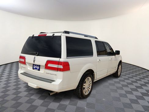 Used 2012 Lincoln Navigator L 2WD image 4