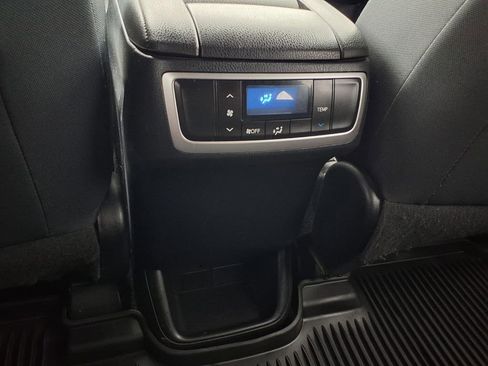 Used 2019 Toyota Highlander LE image 24