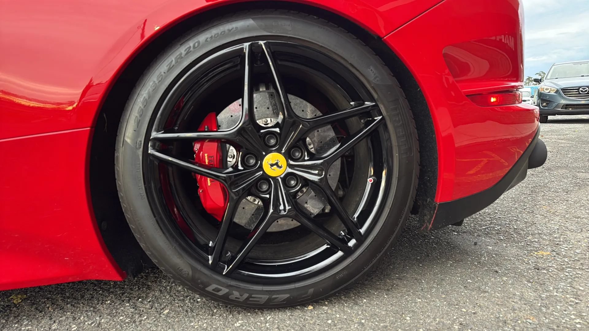 Used 2017 Ferrari California T RWD image 10