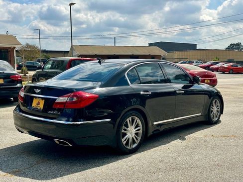 Used 2012 Hyundai Genesis 4.6 image 7