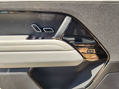 Used 2024 Land Rover Range Rover Sport SE image 22