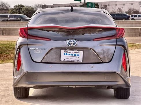 Used 2017 Toyota Prius Prime Advanced image 6