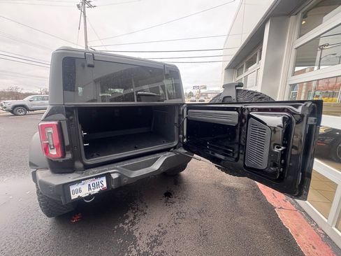 Used 2024 Ford Bronco Wildtrak image 29