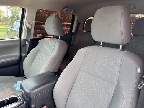 Used 2018 Toyota Tacoma SR5 image 27