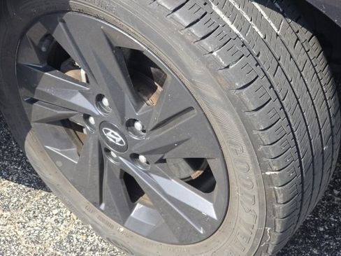 Used 2021 Hyundai Elantra SEL w/ Convenience Package FWD image 9