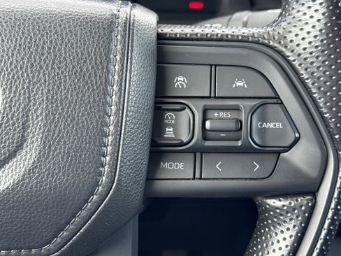 Used 2025 Toyota Tacoma SR5 image 21