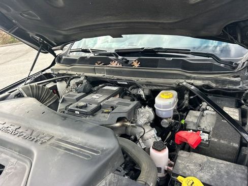 Used 2024 RAM 2500 Tradesman w/ Chrome Appearance Group image 35