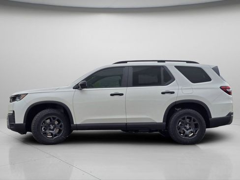 New 2026 Honda Pilot TrailSport image 6