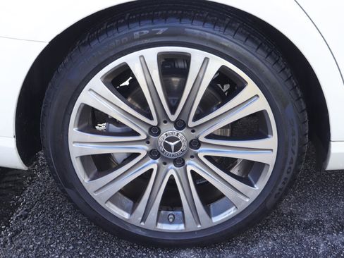 Used 2018 Mercedes-Benz E 300 image 40