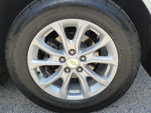 Used 2020 Chevrolet Equinox LT FWD image 12