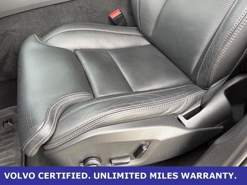 Certified 2023 Volvo XC60 B5 Ultimate w/ Climate Package image 28