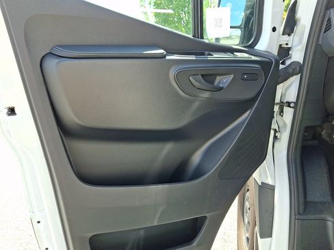 Used 2026 Mercedes-Benz Sprinter 2500 image 13
