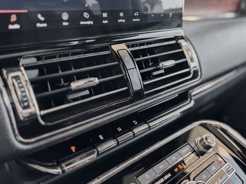 Used 2024 Lincoln Navigator L 4WD image 34