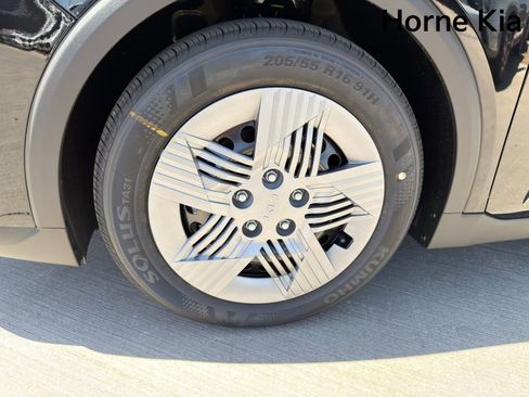 New 2026 Kia K4 FWD image 8