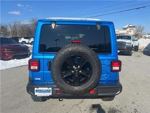 Used 2022 Jeep Wrangler Unlimited Sahara image 37