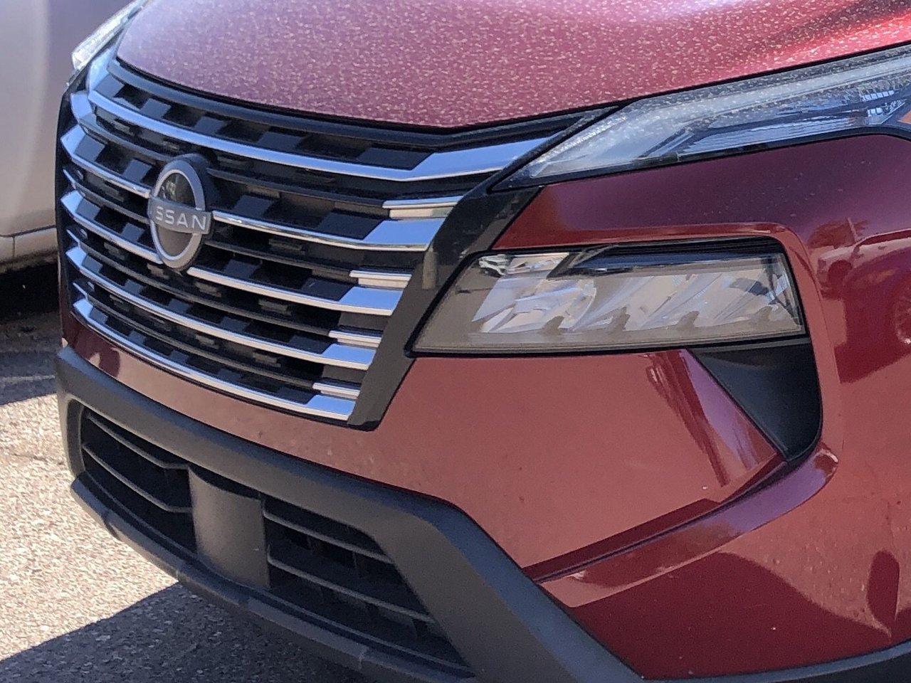 Used 2024 Nissan Rogue S FWD image 11