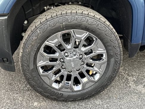 New 2026 GMC Sierra 2500 Denali Ultimate AWD/4WD image 16