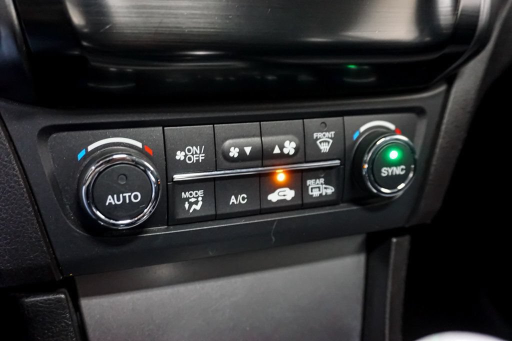 Used 2014 Acura ILX w/ Premium Package FWD image 24