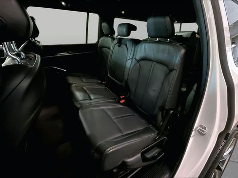 Used 2022 Jeep Wagoneer Series III w/ Premium Group I AWD/4WD image 20