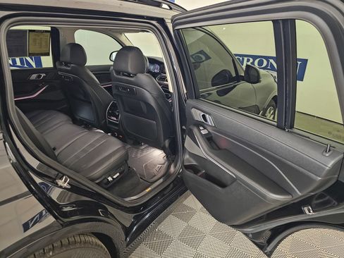 Used 2021 BMW X7 xDrive40i w/ Premium Package AWD/4WD image 21