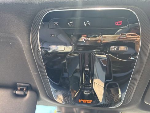 Used 2024 Mercedes-Benz GLC 300 4MATIC image 30