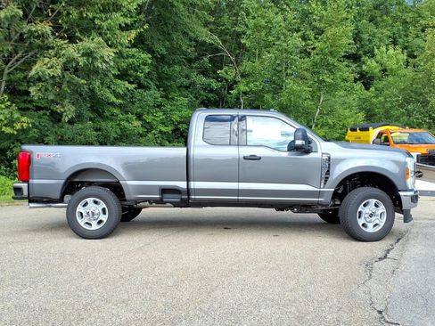 New 2026 Ford F350 XLT w/ FX4 Off-Road Package AWD/4WD image 4