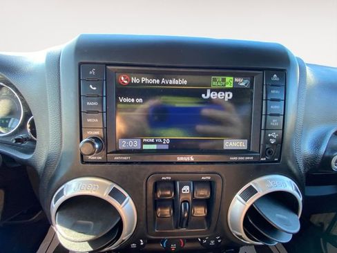 Used 2017 Jeep Wrangler Unlimited Rubicon w/ Cold Weather Group image 24