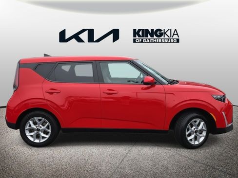 Certified 2023 Kia Soul LX w/ LX Technology Package image 2