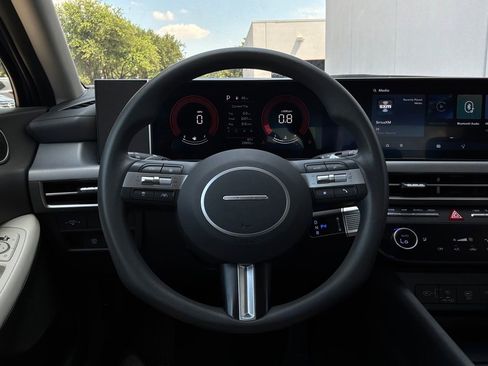 Used 2025 Hyundai Sonata SEL FWD image 33
