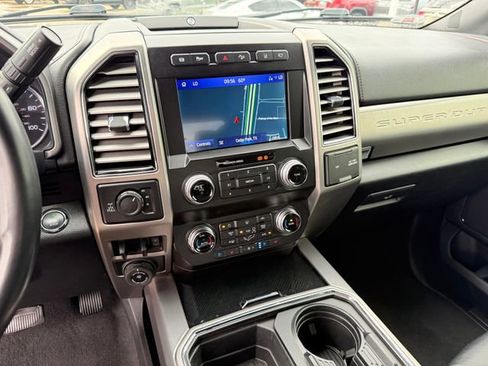 Used 2021 Ford F250 Platinum w/ FX4 Off-Road Package image 17